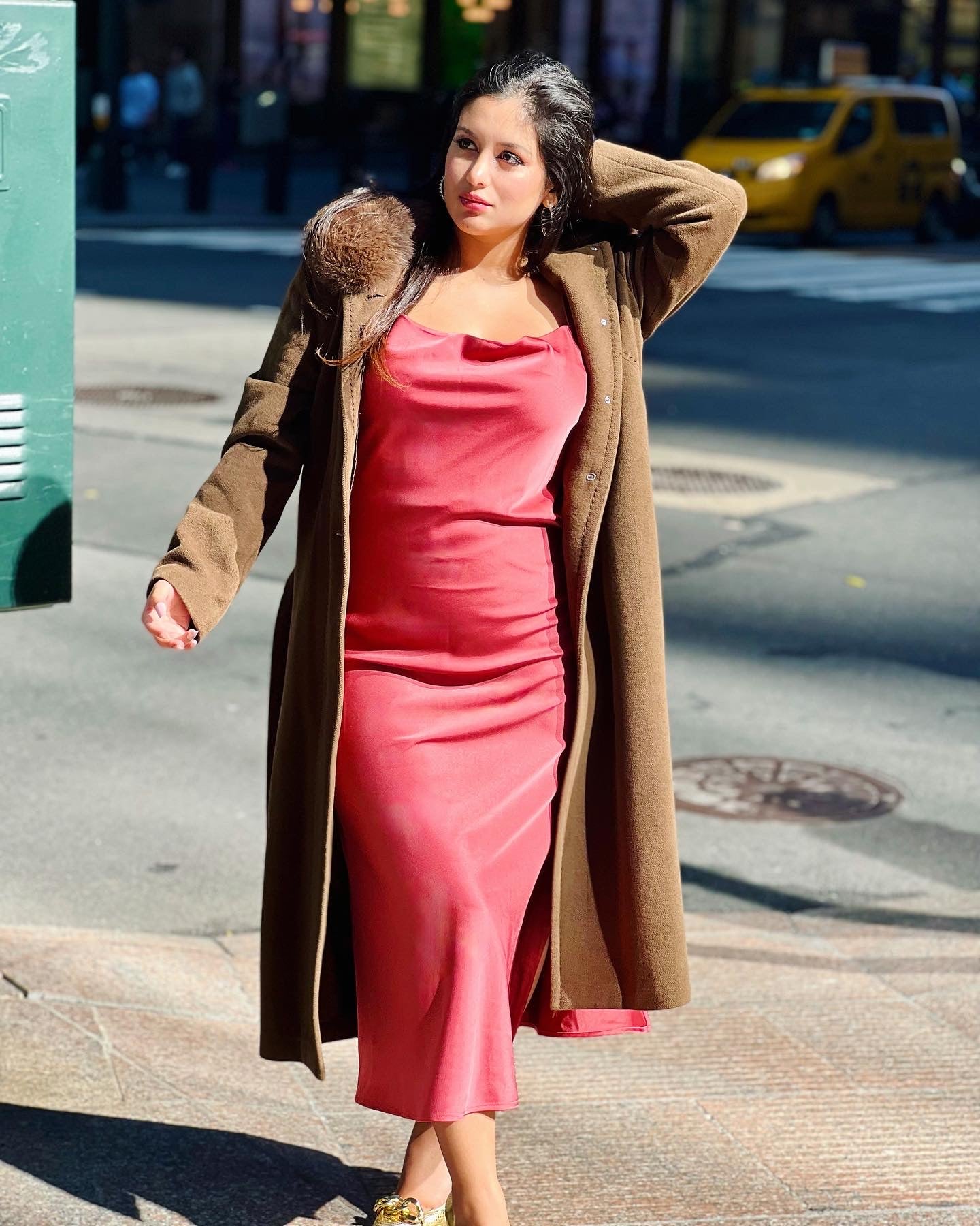 đŸ‘‘Princess Roxanne satin cowl neck dress